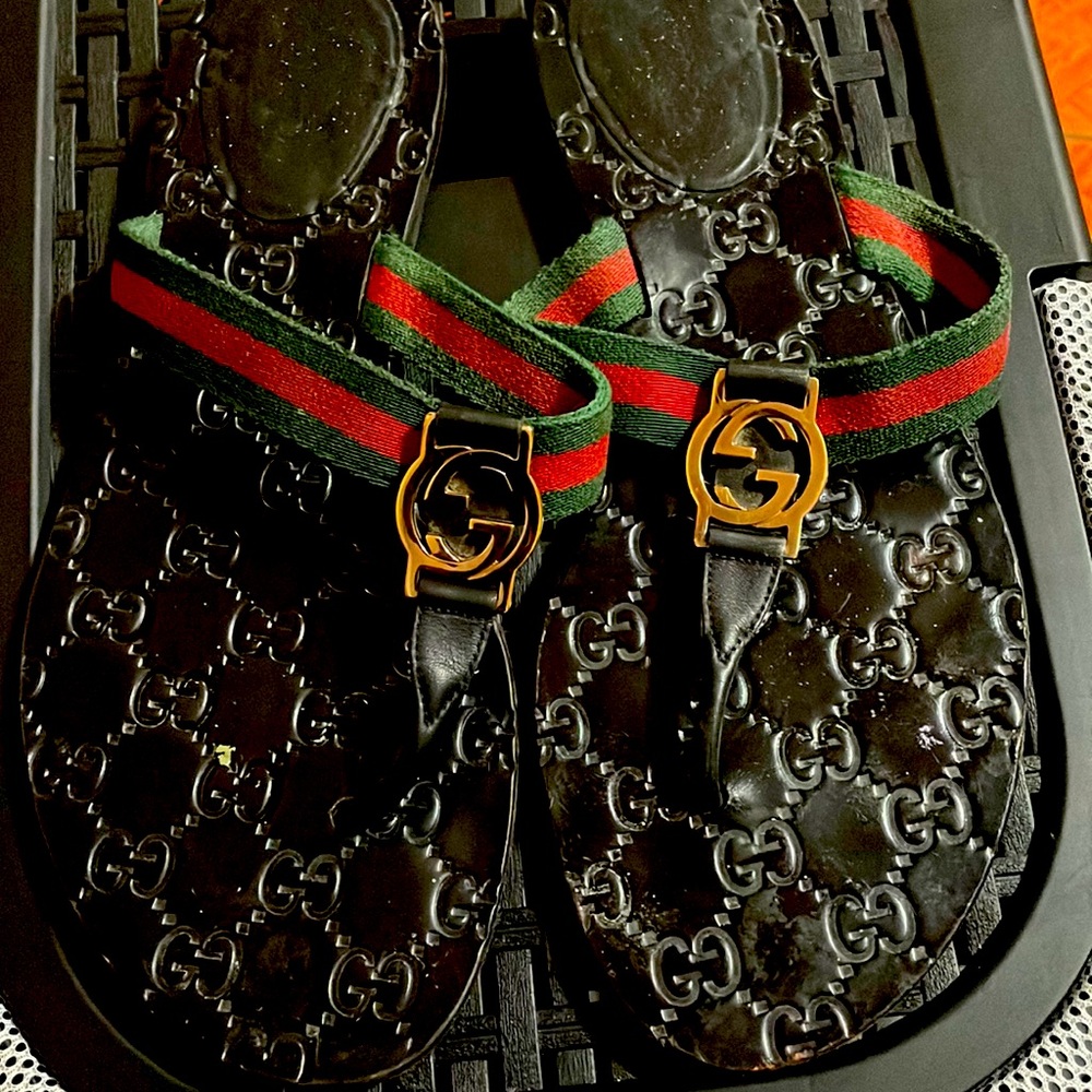 Gucci flip flops